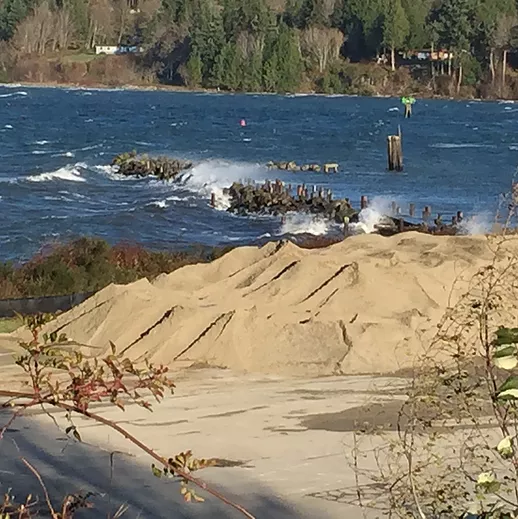 Jetty in windstorm